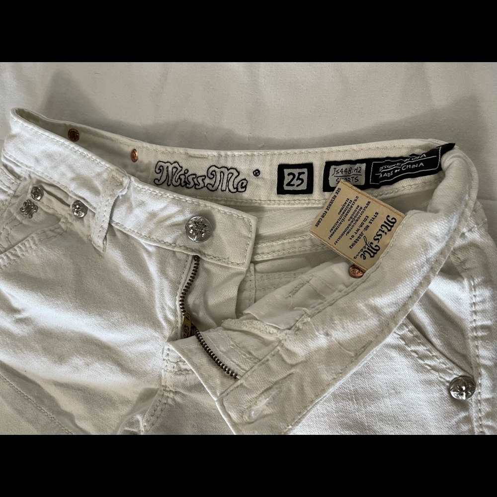 MISS ME SHORTS